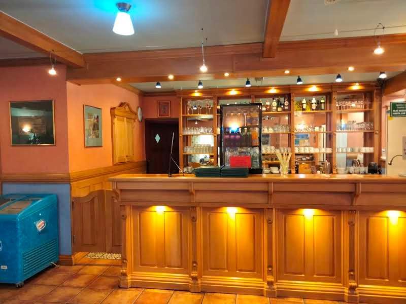 Zajazd Restauracja Machliny Ngoại thất bức ảnh