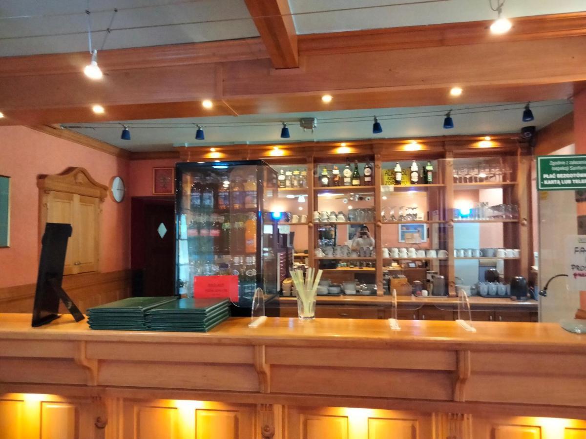 Zajazd Restauracja Machliny Ngoại thất bức ảnh